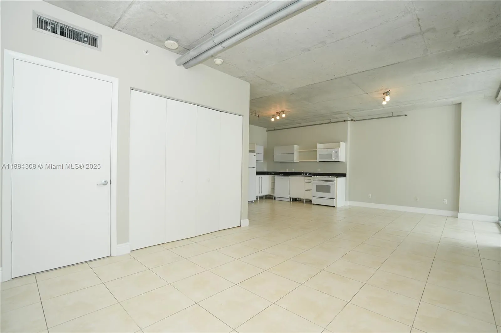 690 SW 1st Ct, #2032