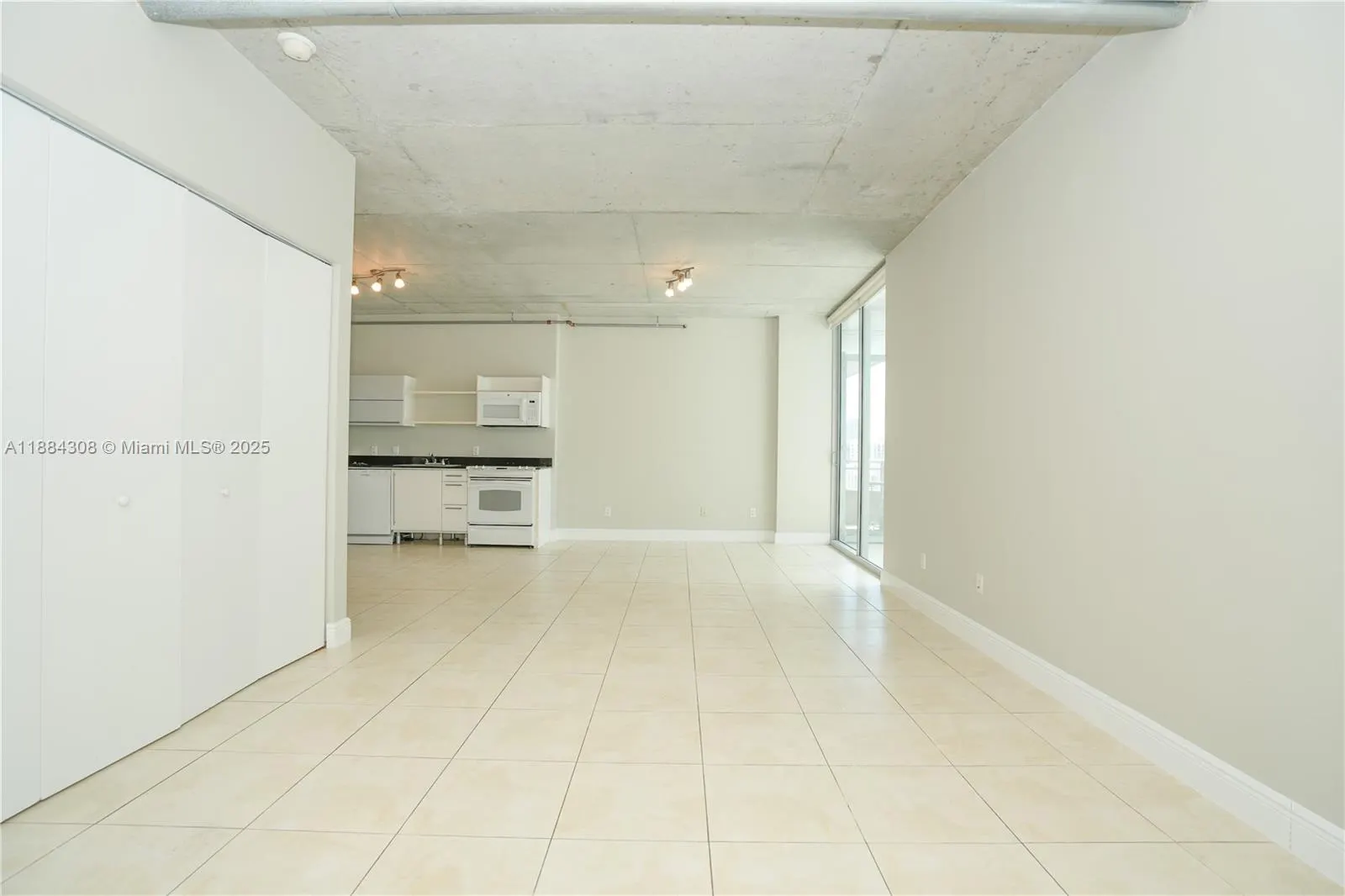 690 SW 1st Ct, #2032