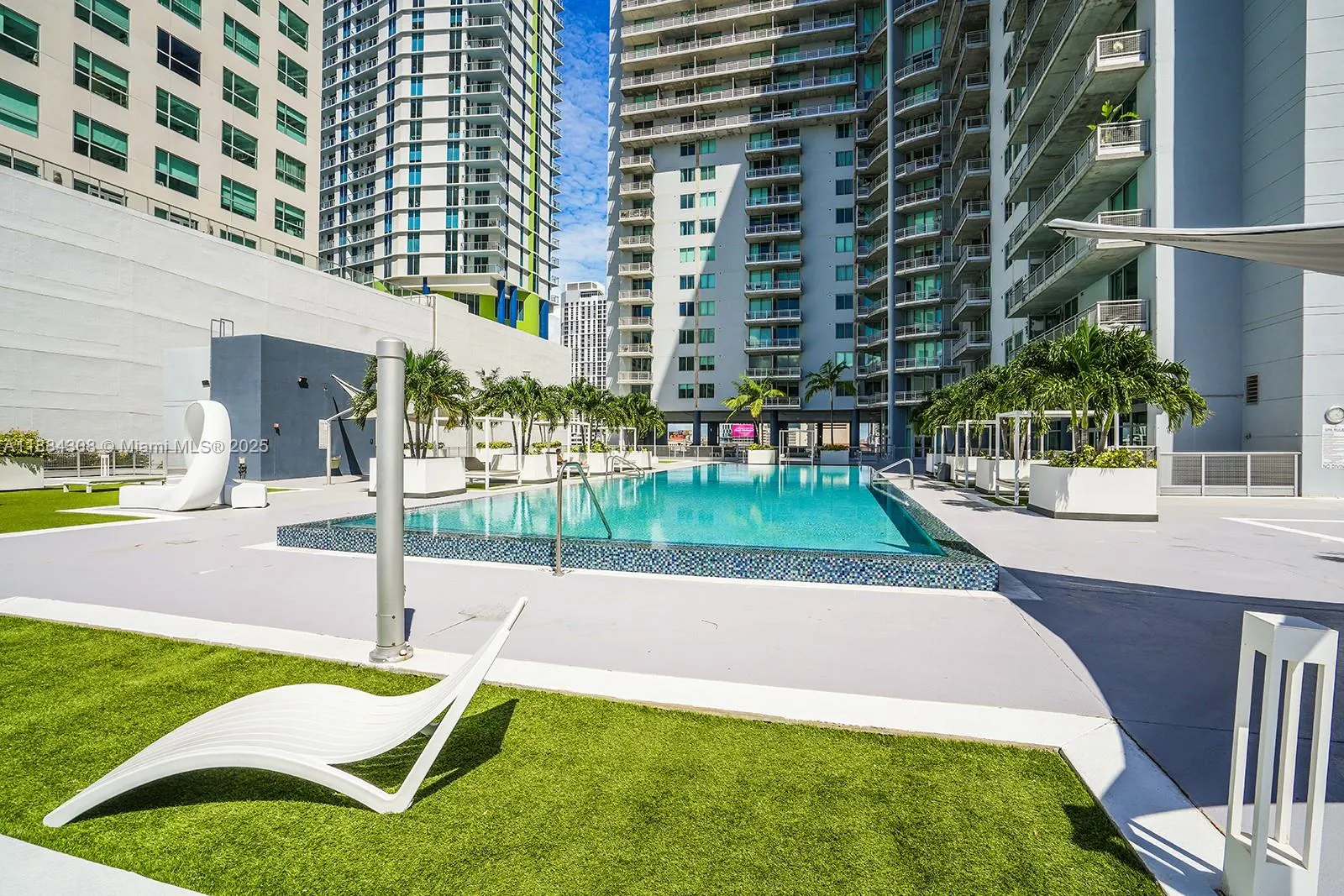 690 SW 1st Ct, #2032