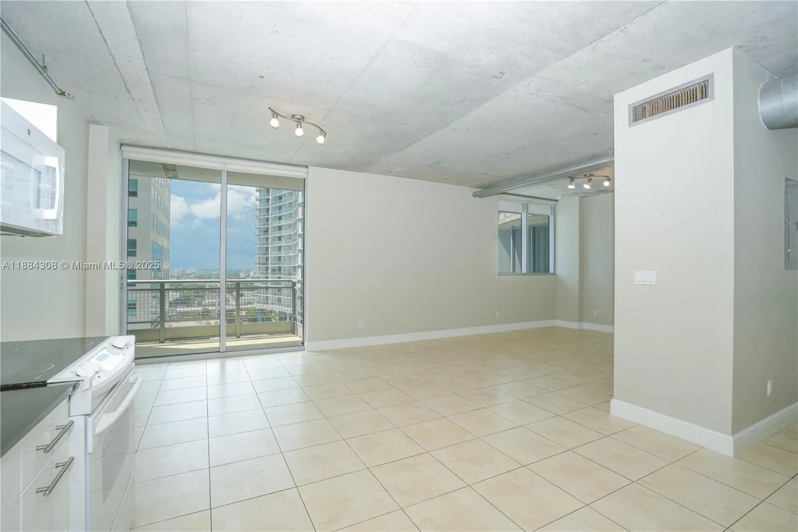 690 SW 1st Ct, #2032