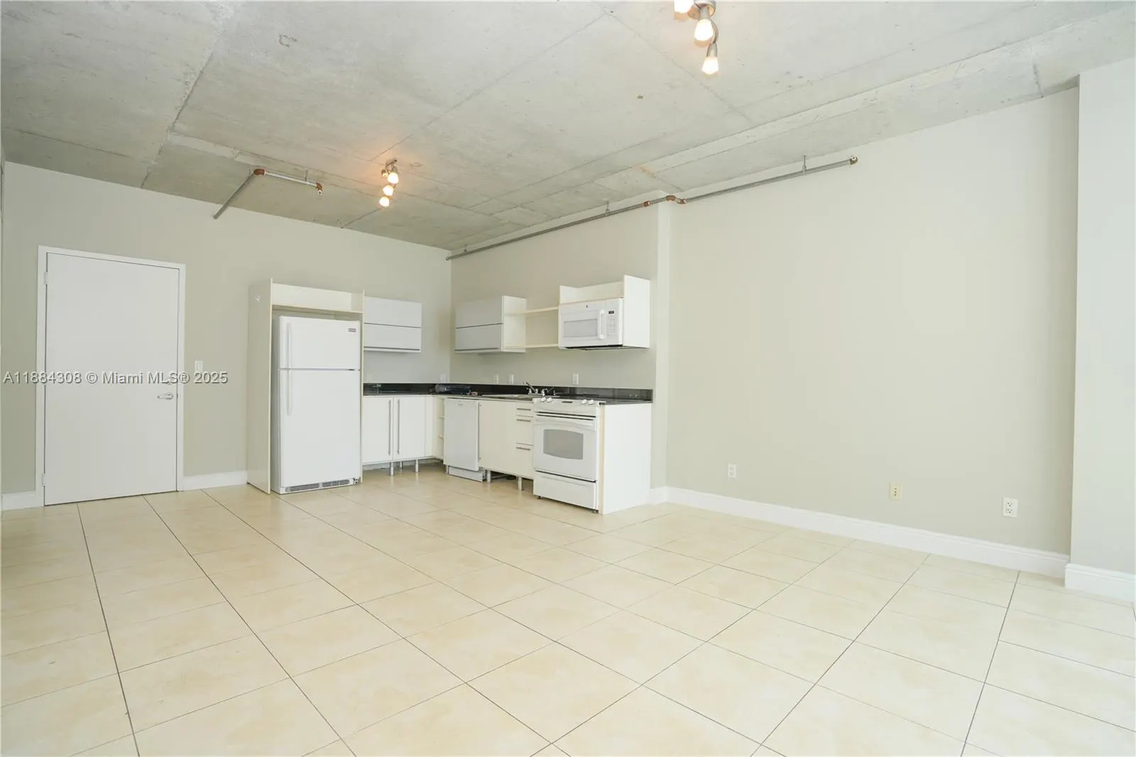 690 SW 1st Ct, #2032