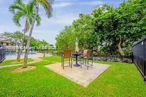 124 NE 19th Ct, #114B