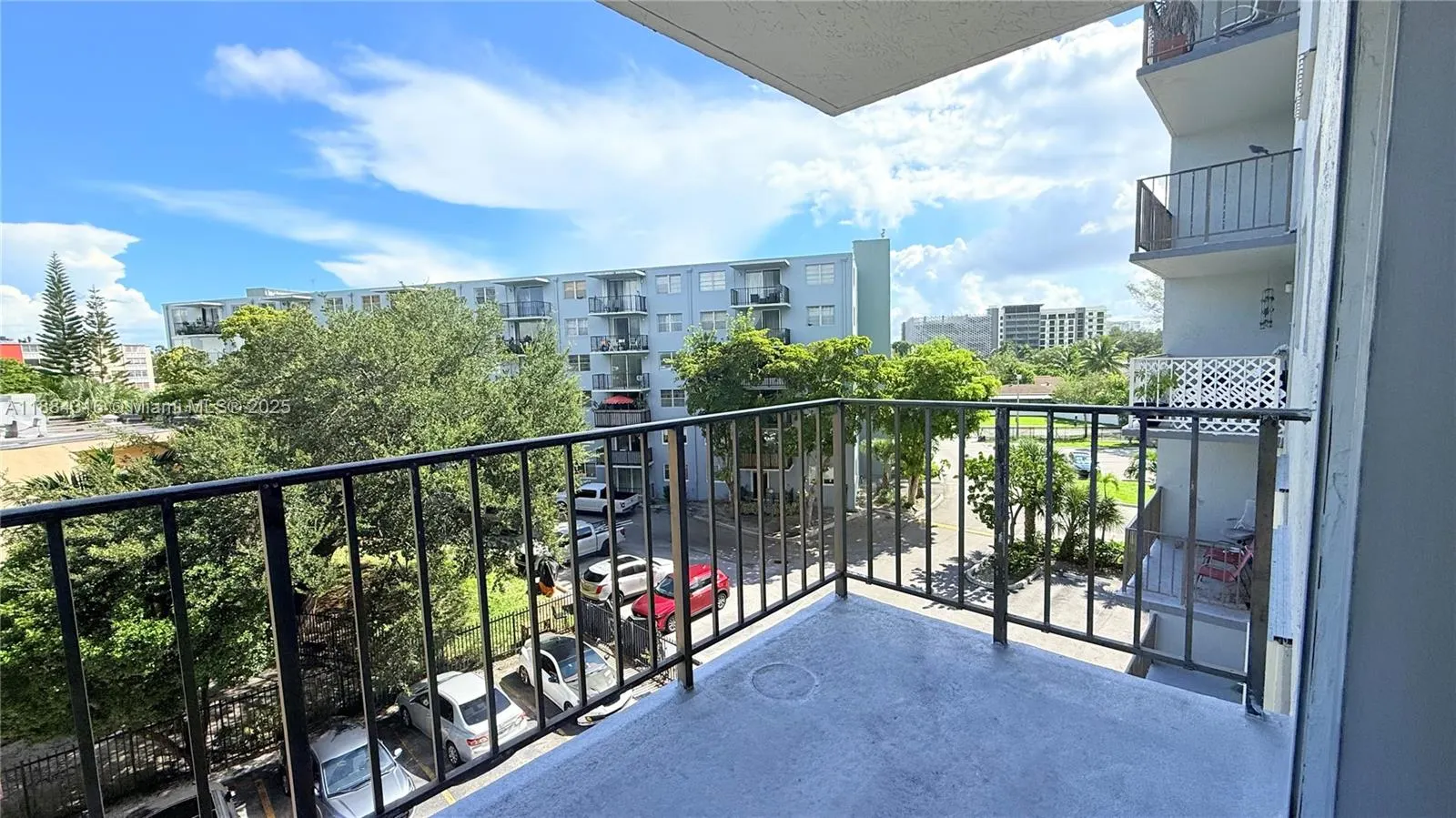 1465 NE 123rd St, #404