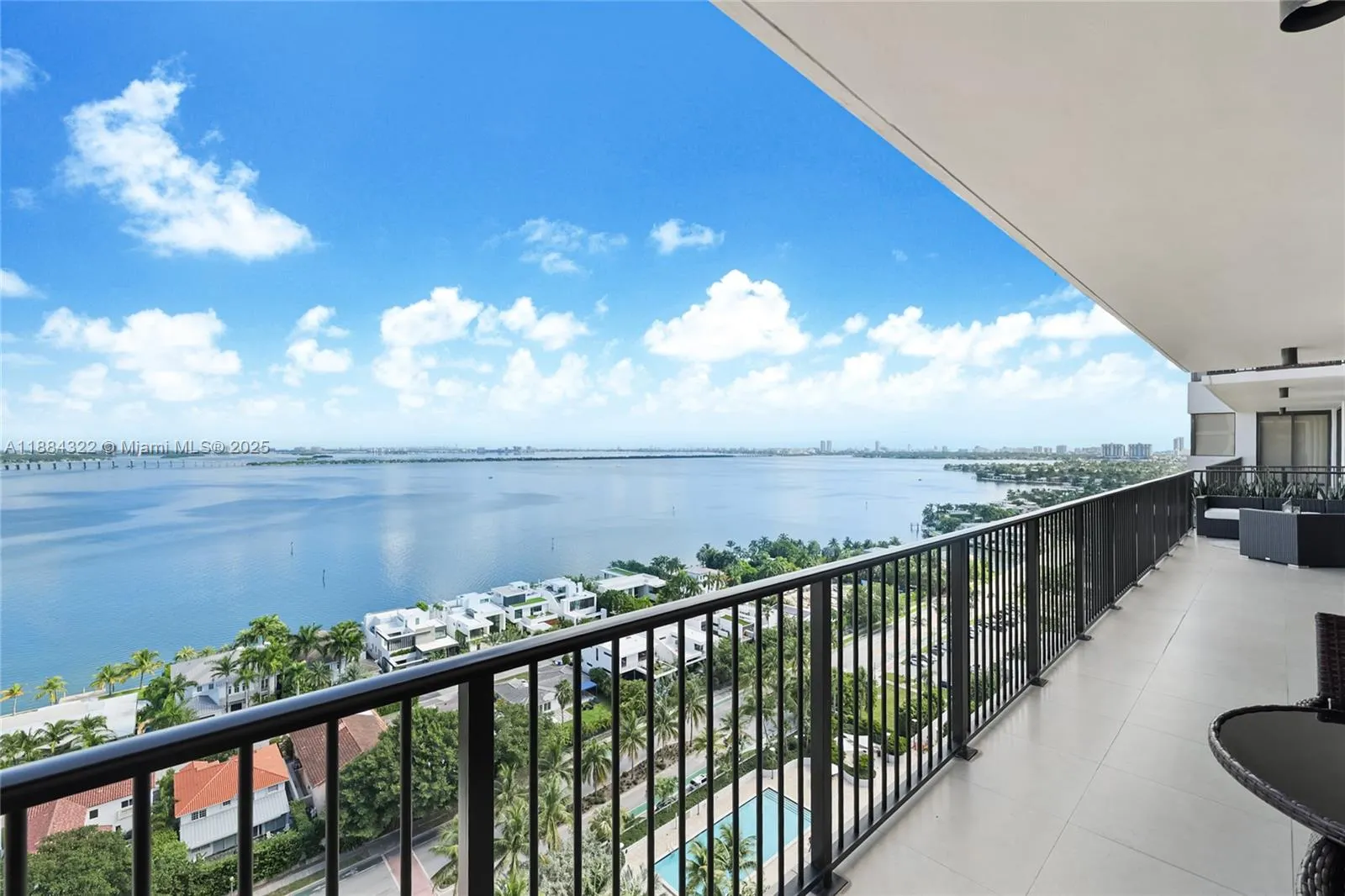 1000 Venetian Way, #1902