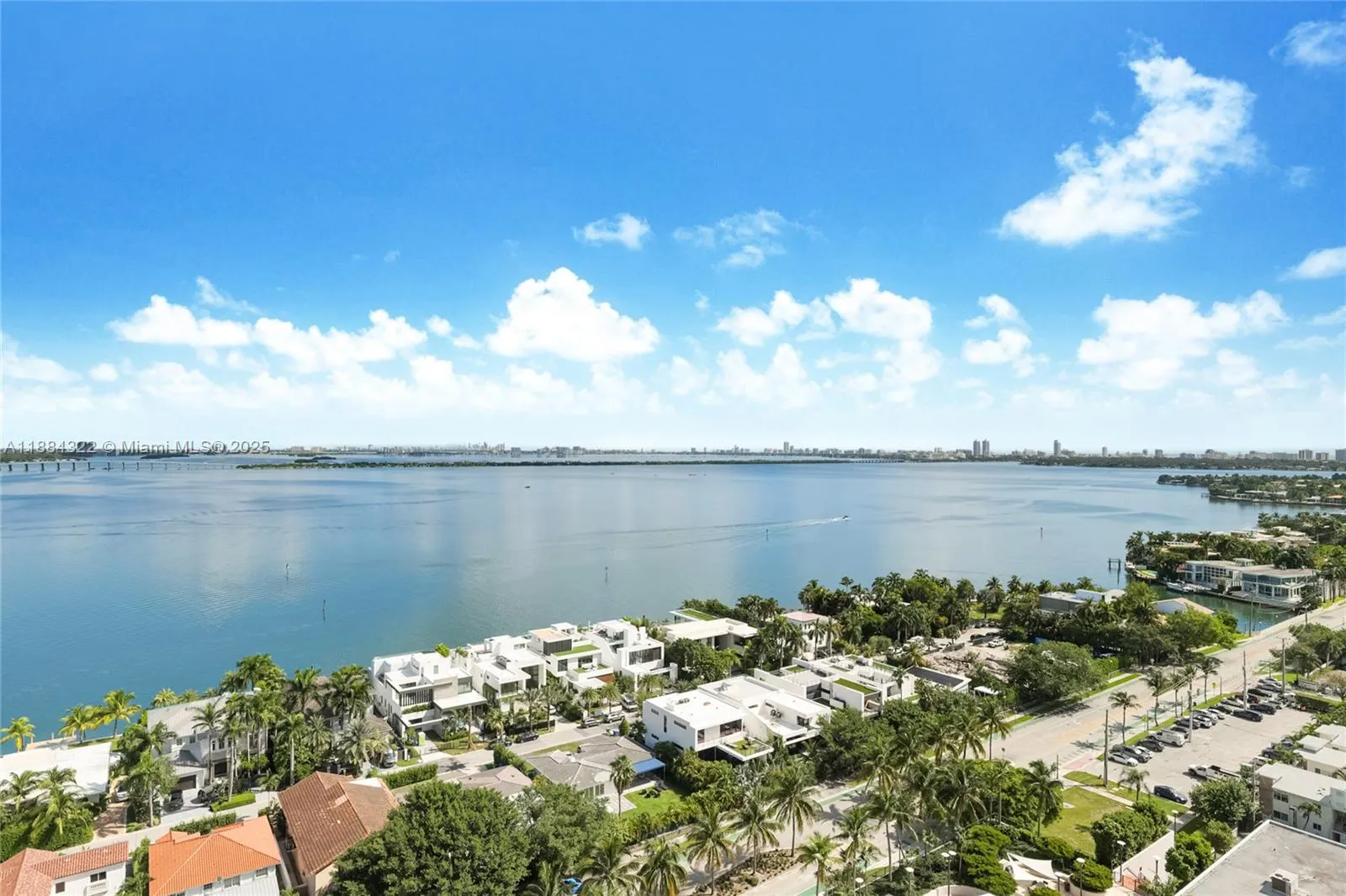 1000 Venetian Way, #1902