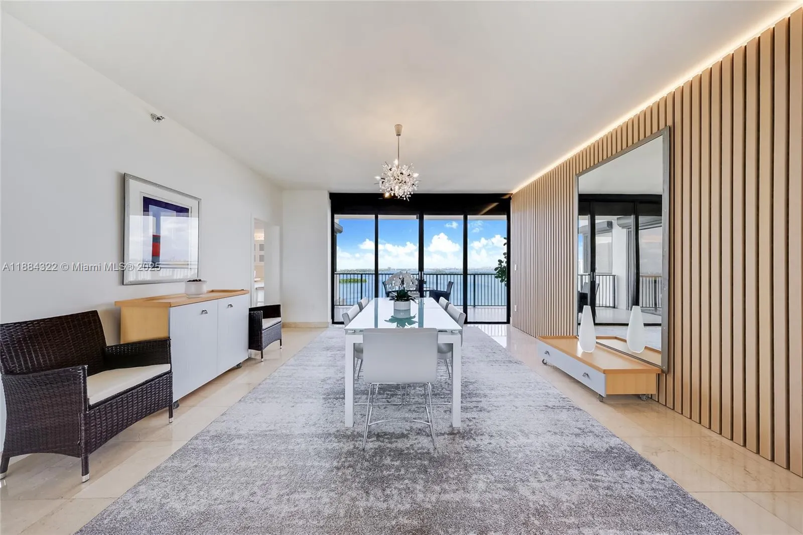 1000 Venetian Way, #1902