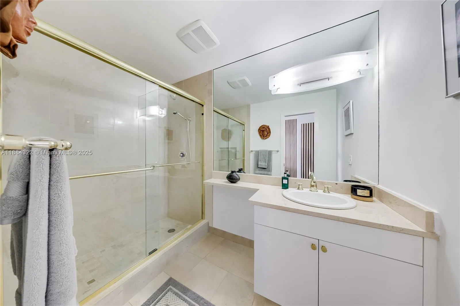 1000 Venetian Way, #1902