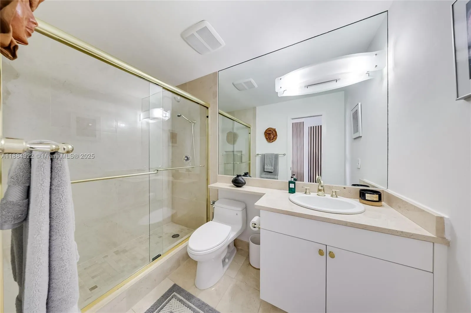 1000 Venetian Way, #1902