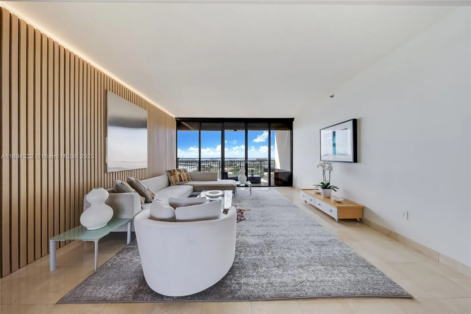 1000 Venetian Way, #1902