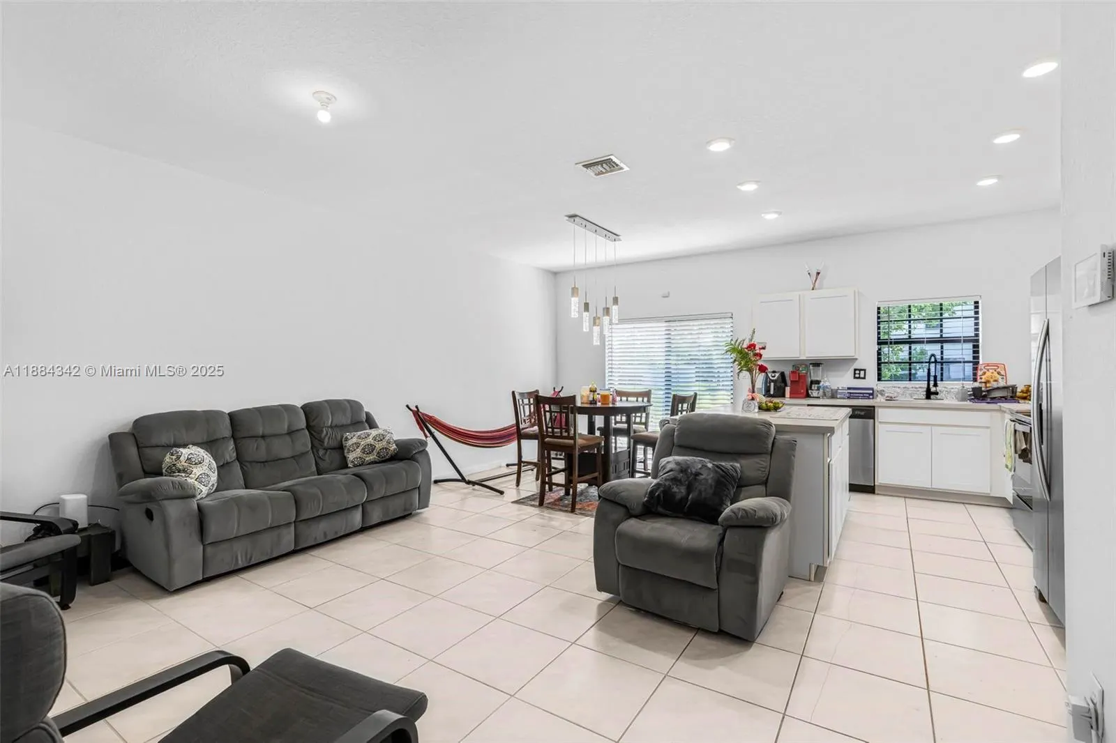 1137 SW 7th Ct, #0