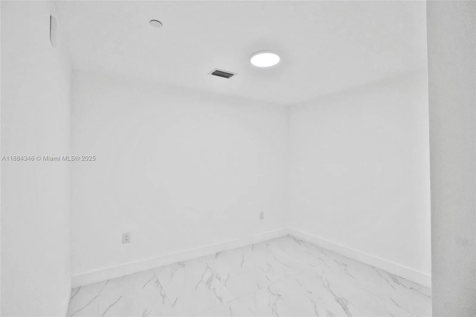 700 NE 24th Street, #1103