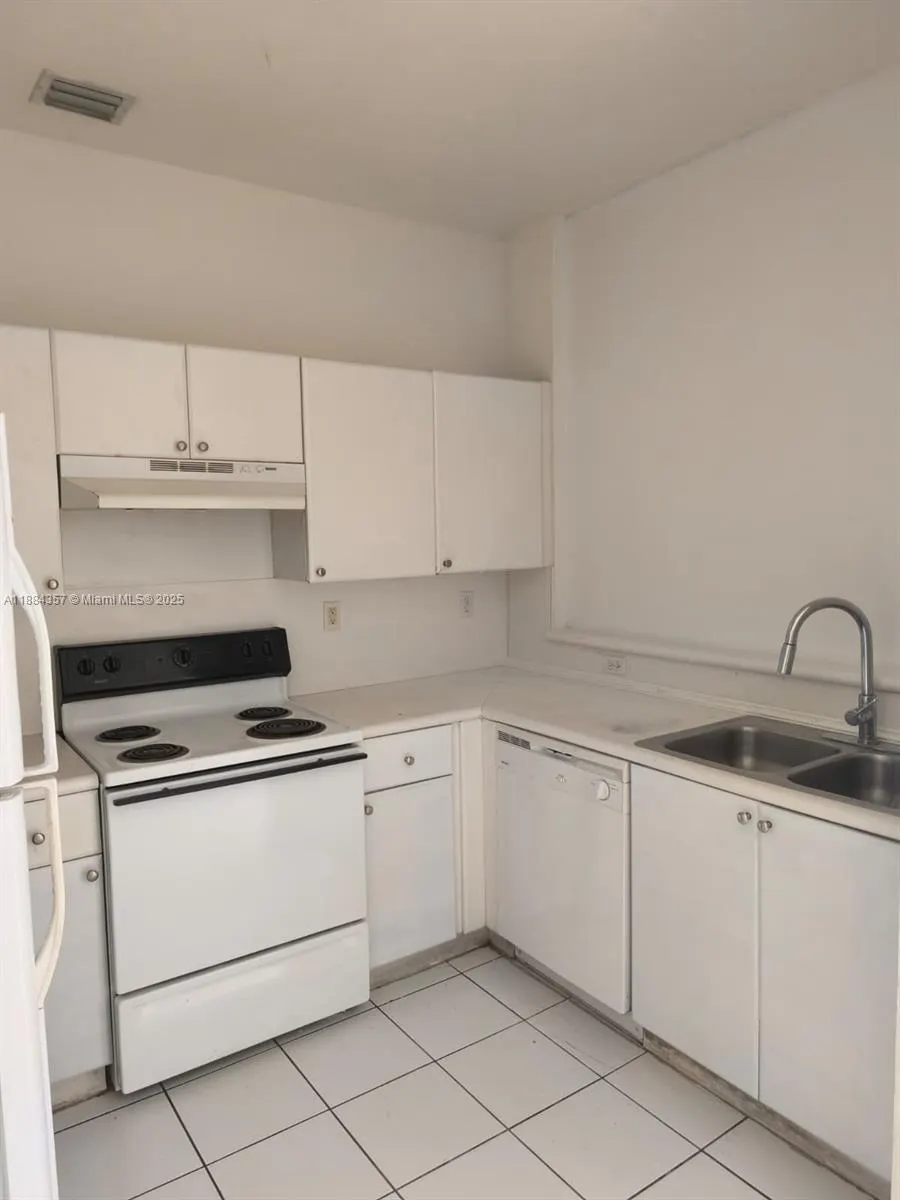 7050 NW 177th St, #201-11