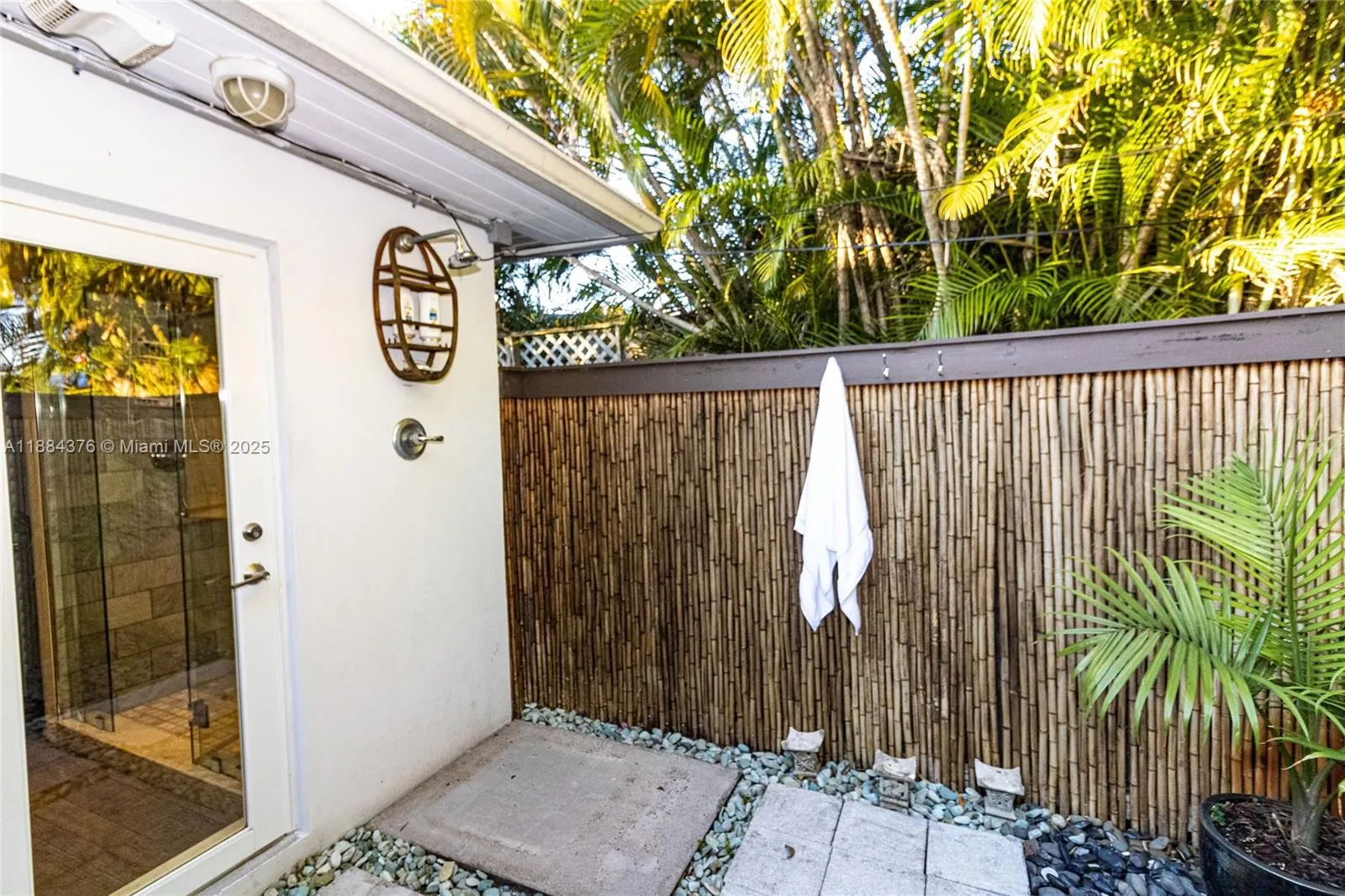 744 NE 16th Ave