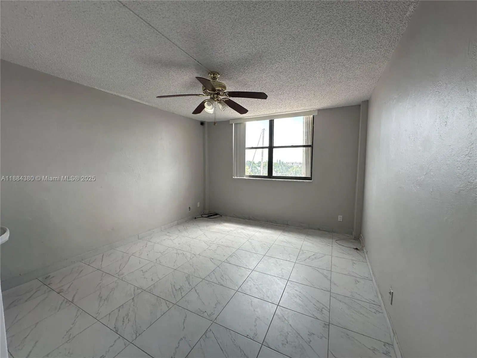 2450 NE 135th St, #303
