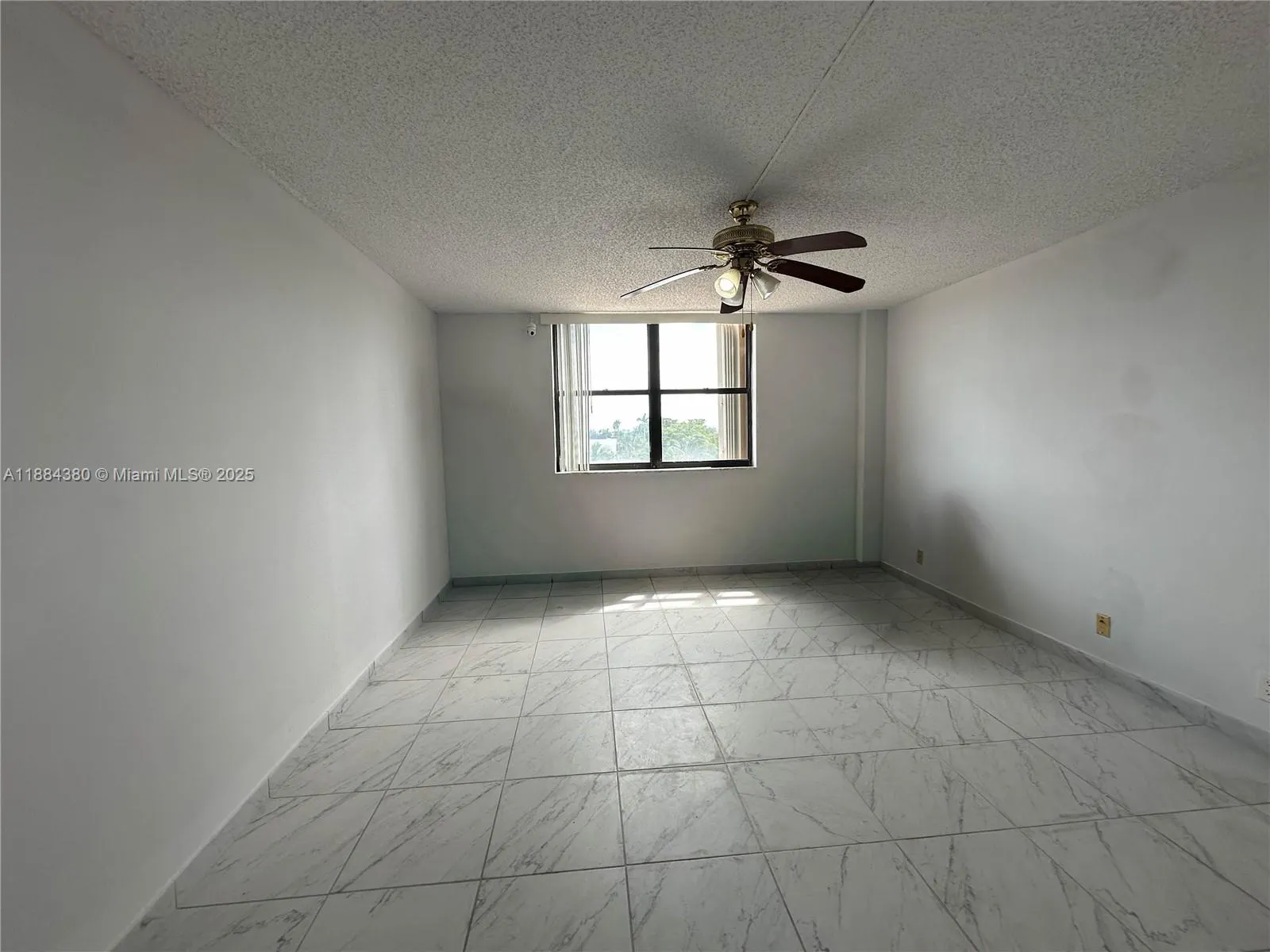 2450 NE 135th St, #303