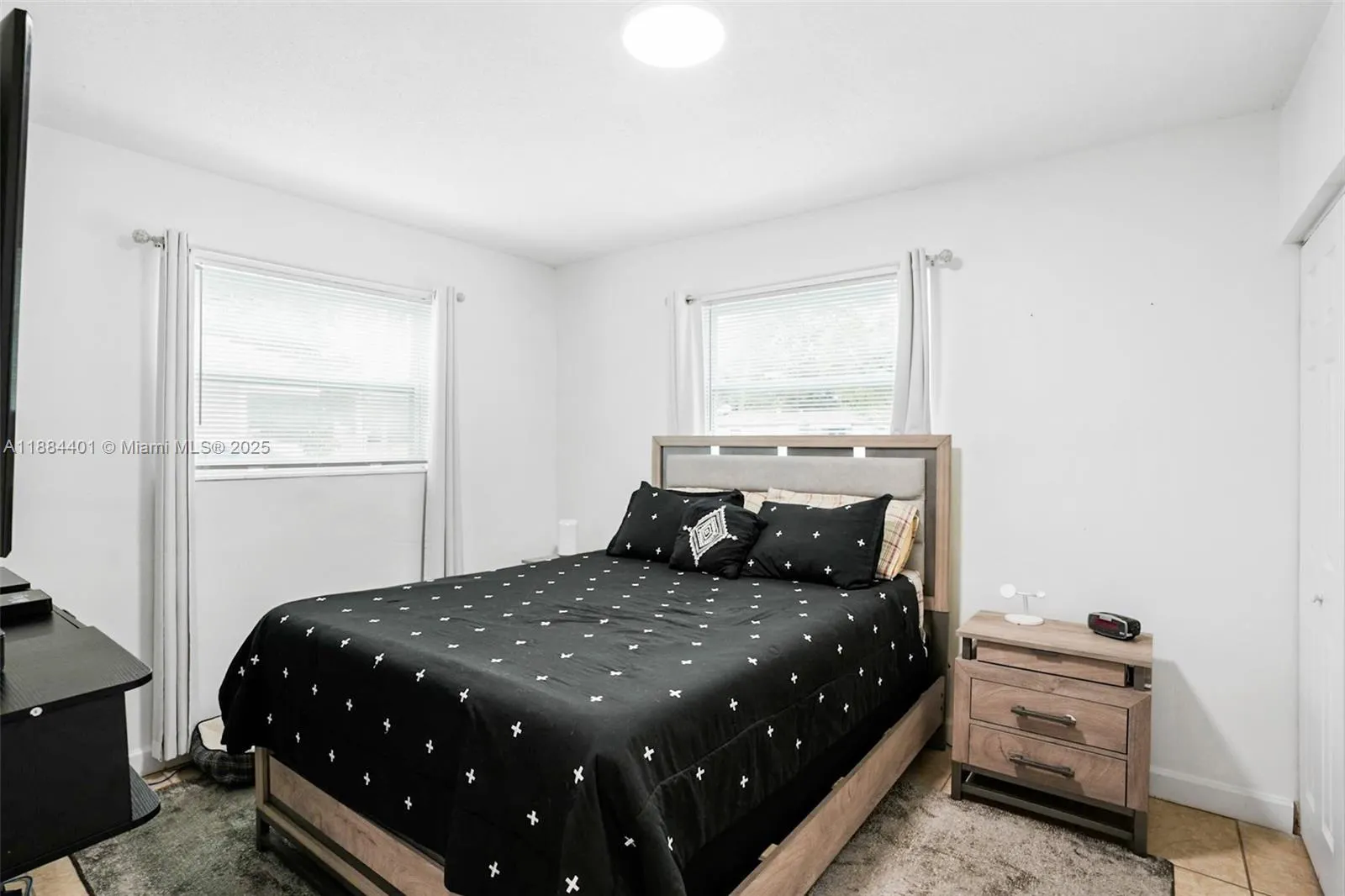 621 SW 50th Ter