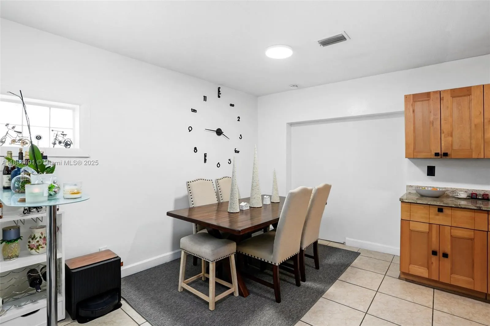 621 SW 50th Ter