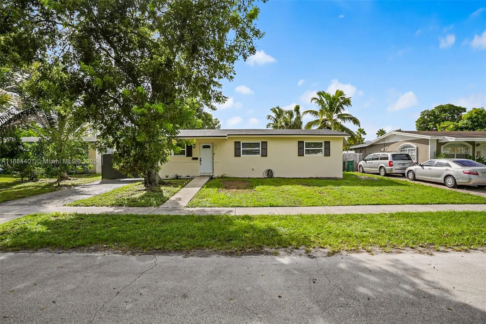 621 SW 50th Ter