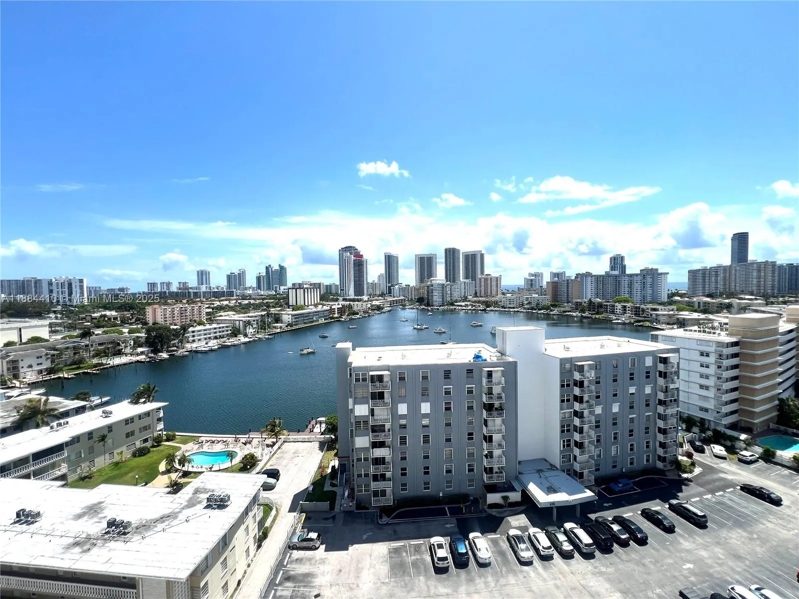 437 Golden Isles Dr, #14G