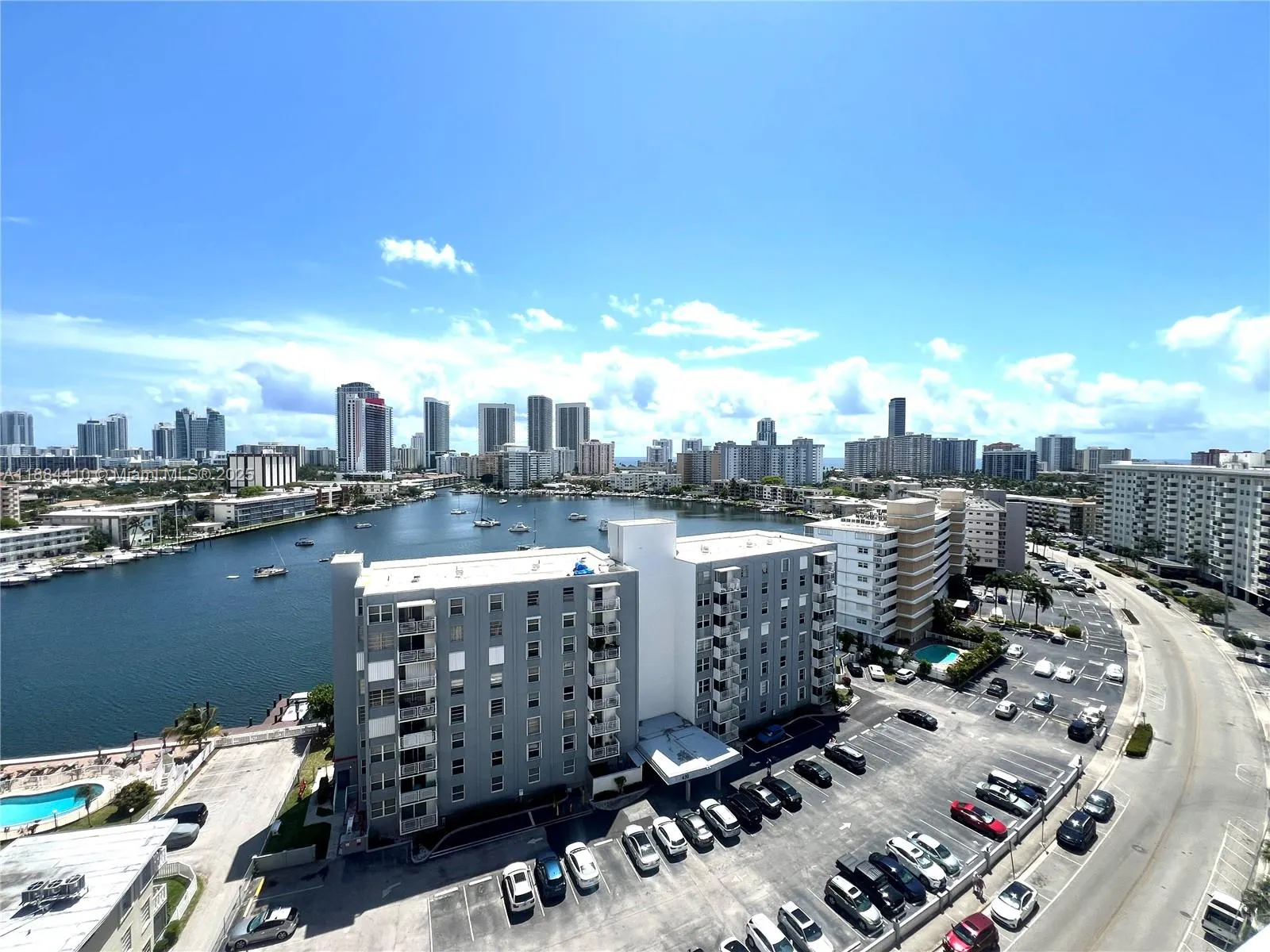 437 Golden Isles Dr, #14G