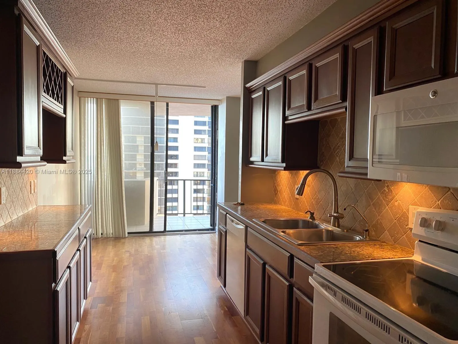 4200 N Ocean Dr, #1-1103