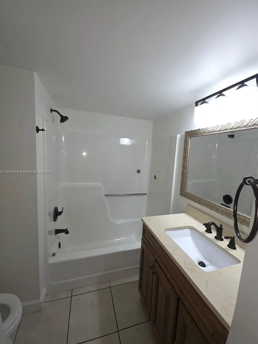 10451 W Broward Blvd, #202