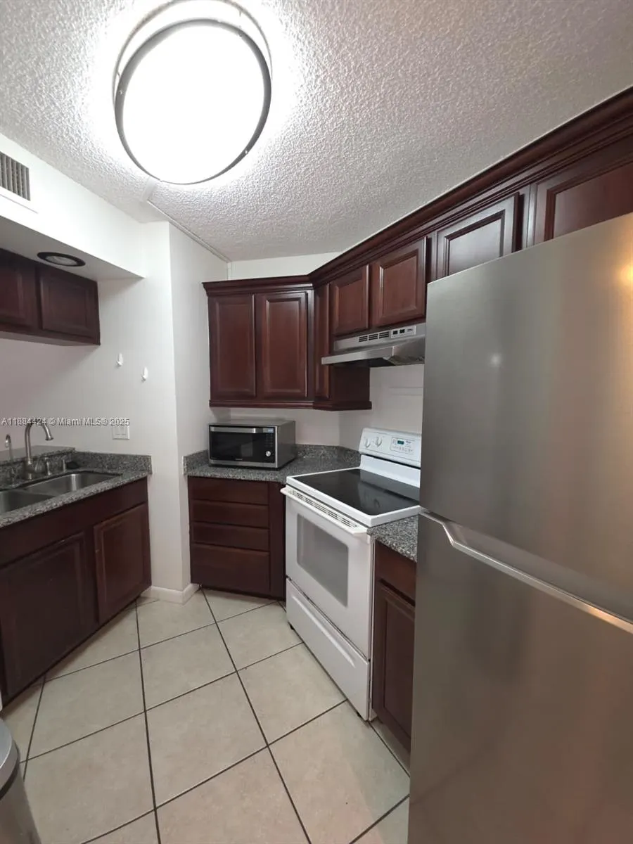 10451 W Broward Blvd, #202
