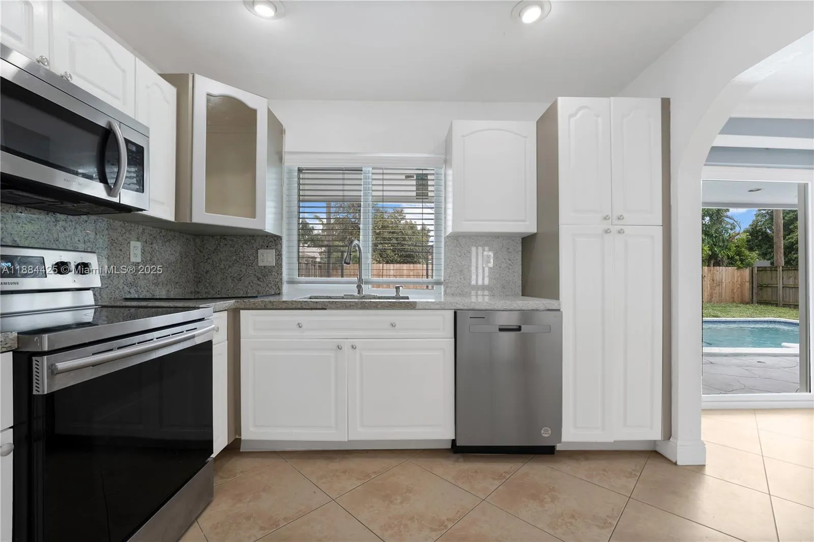 2441 Tarpon Dr