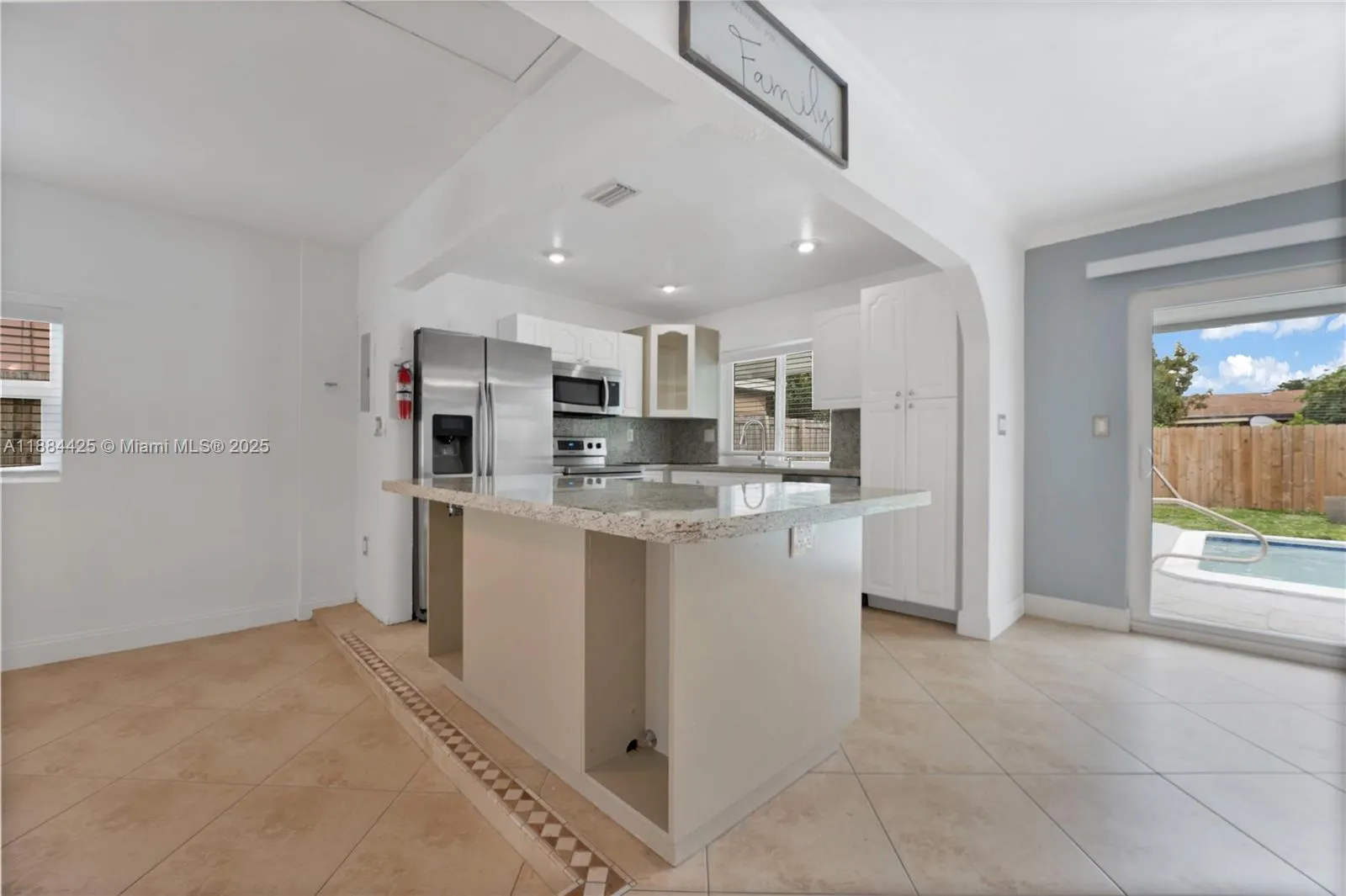 2441 Tarpon Dr