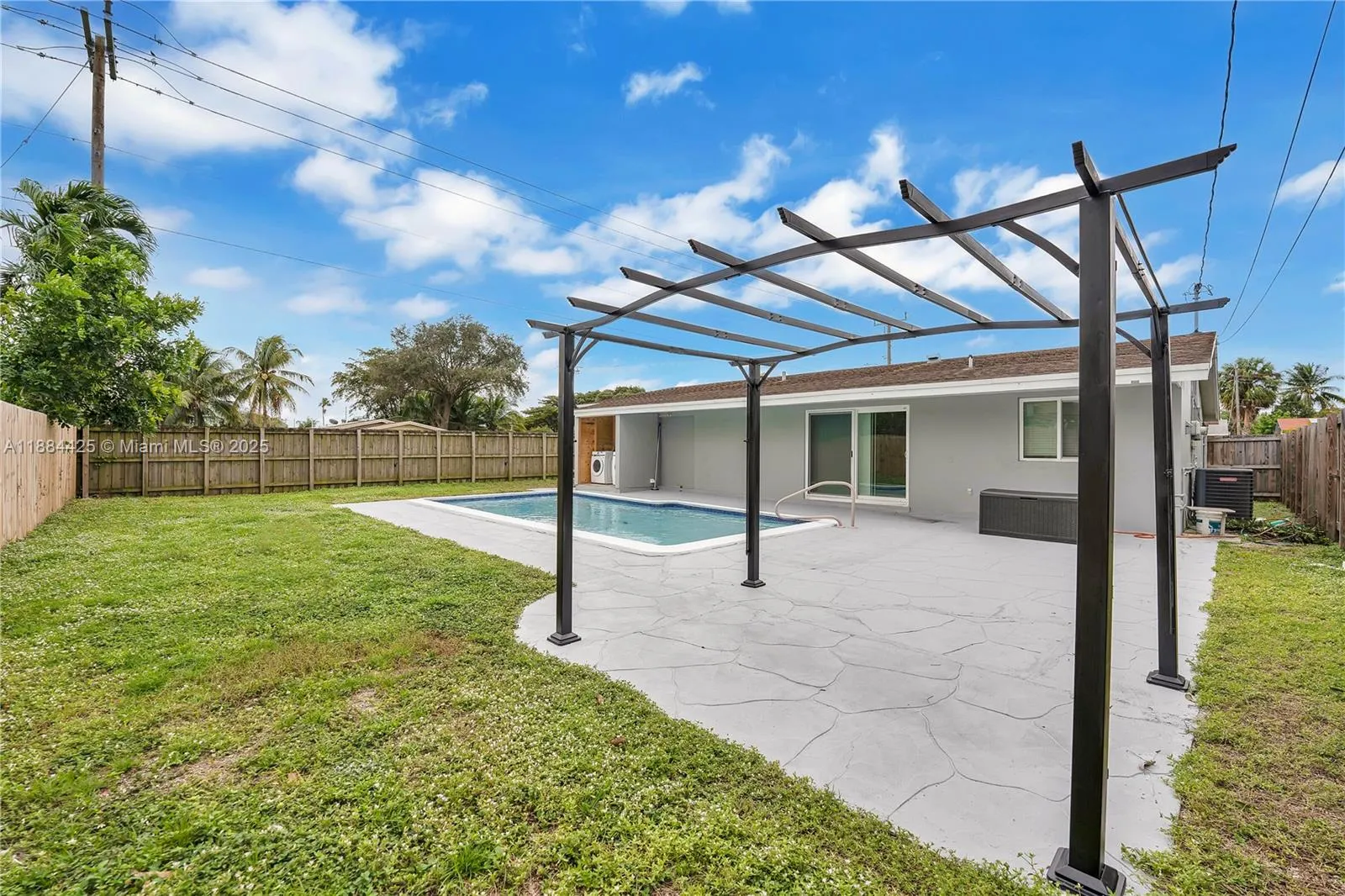 2441 Tarpon Dr