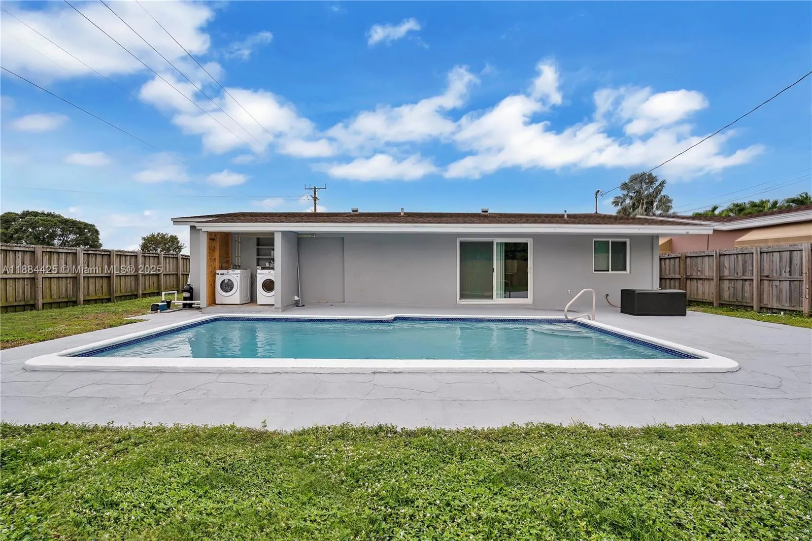 2441 Tarpon Dr
