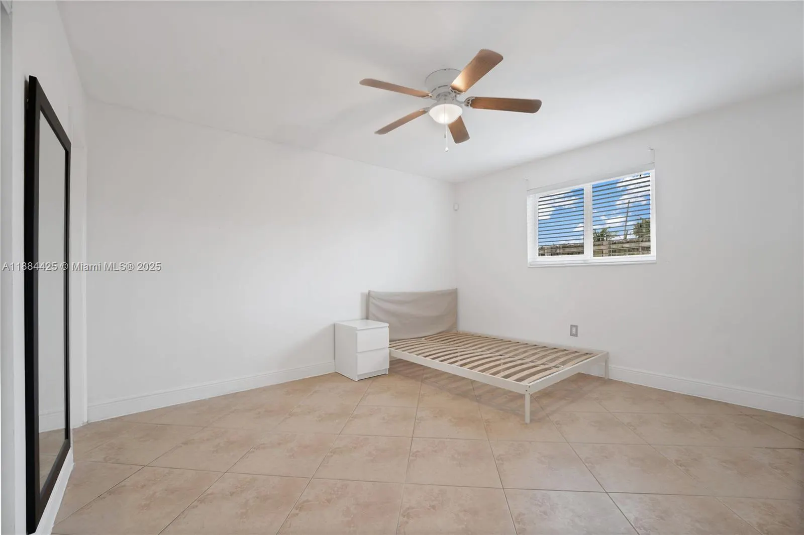 2441 Tarpon Dr
