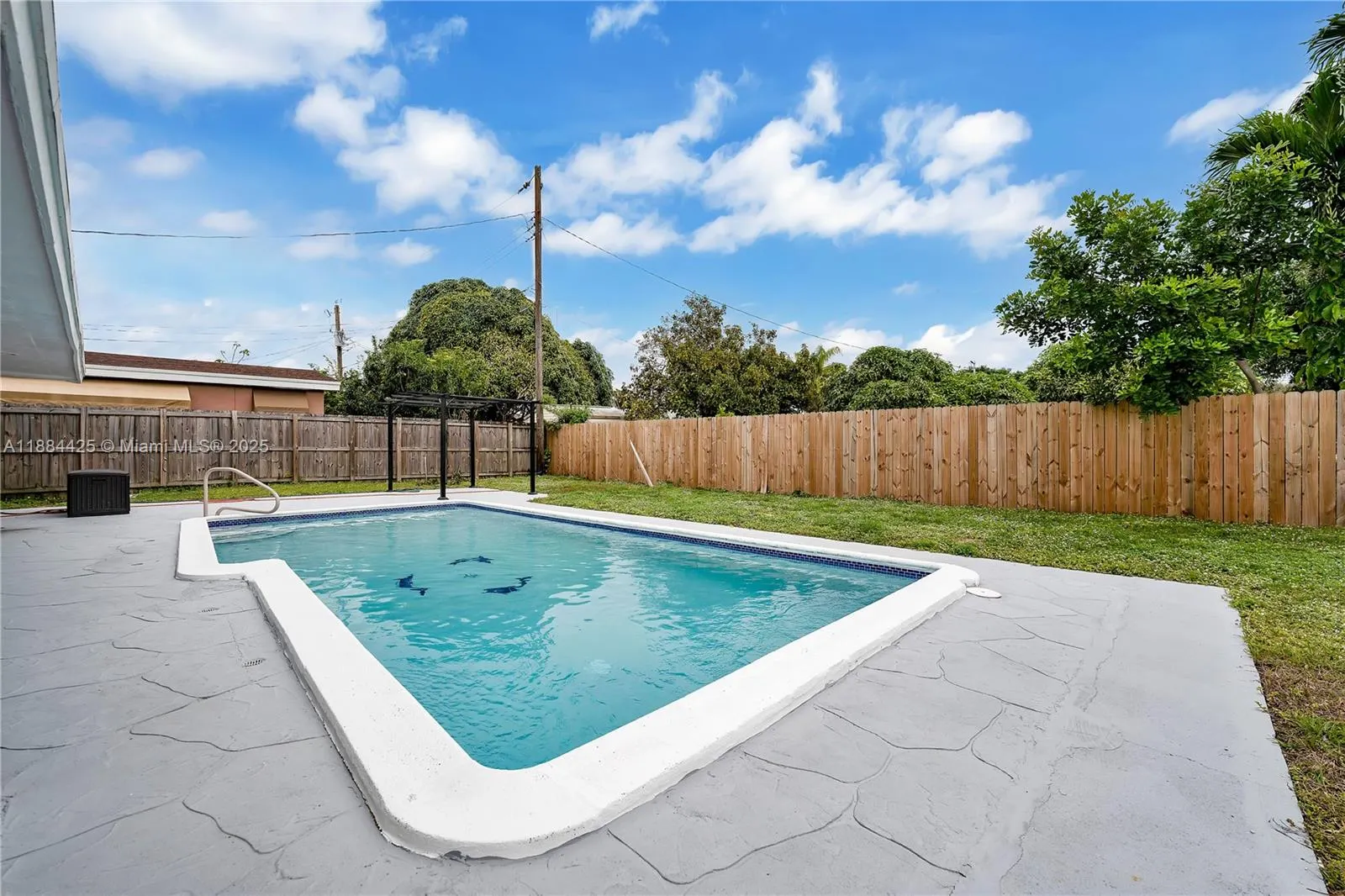 2441 Tarpon Dr