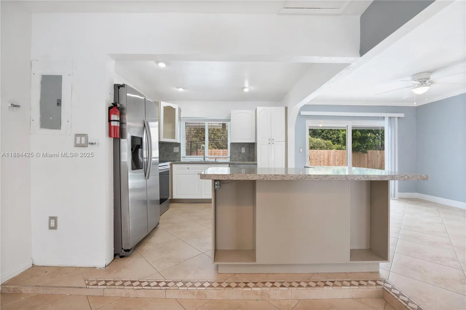 2441 Tarpon Dr