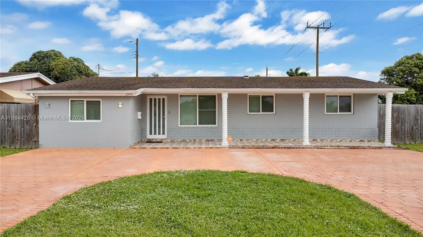 2441 Tarpon Dr
