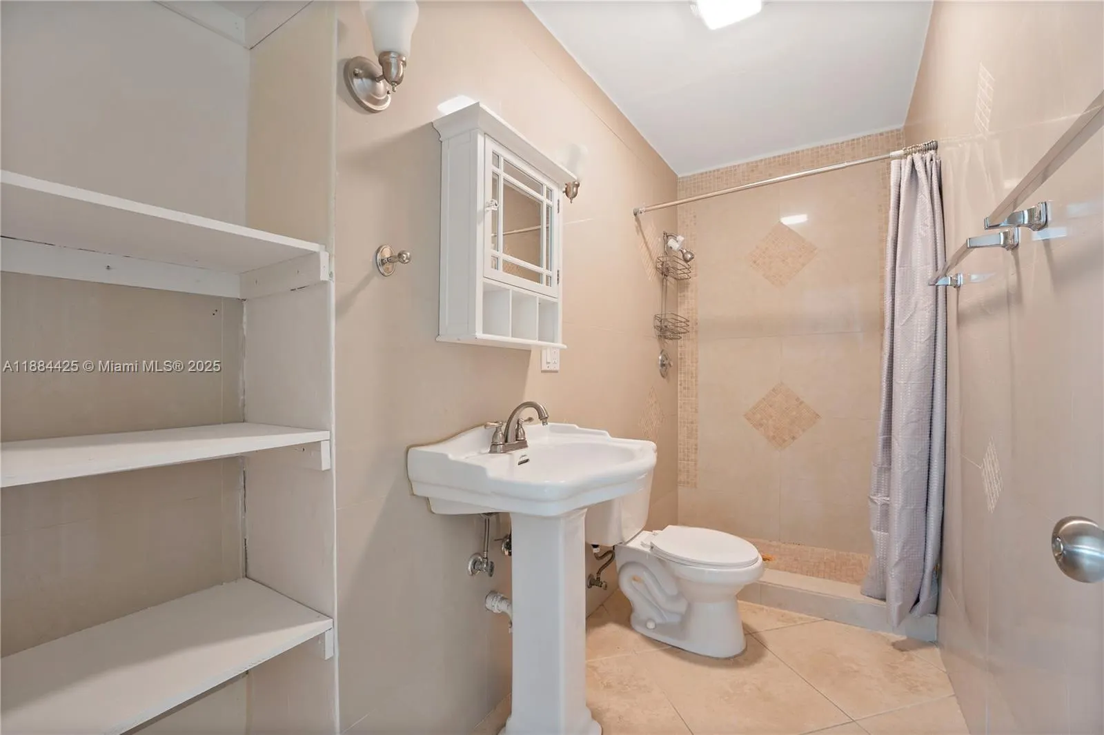 2441 Tarpon Dr