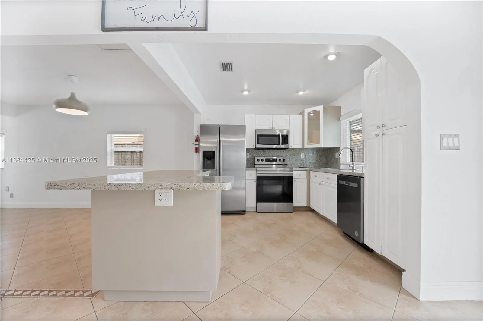 2441 Tarpon Dr