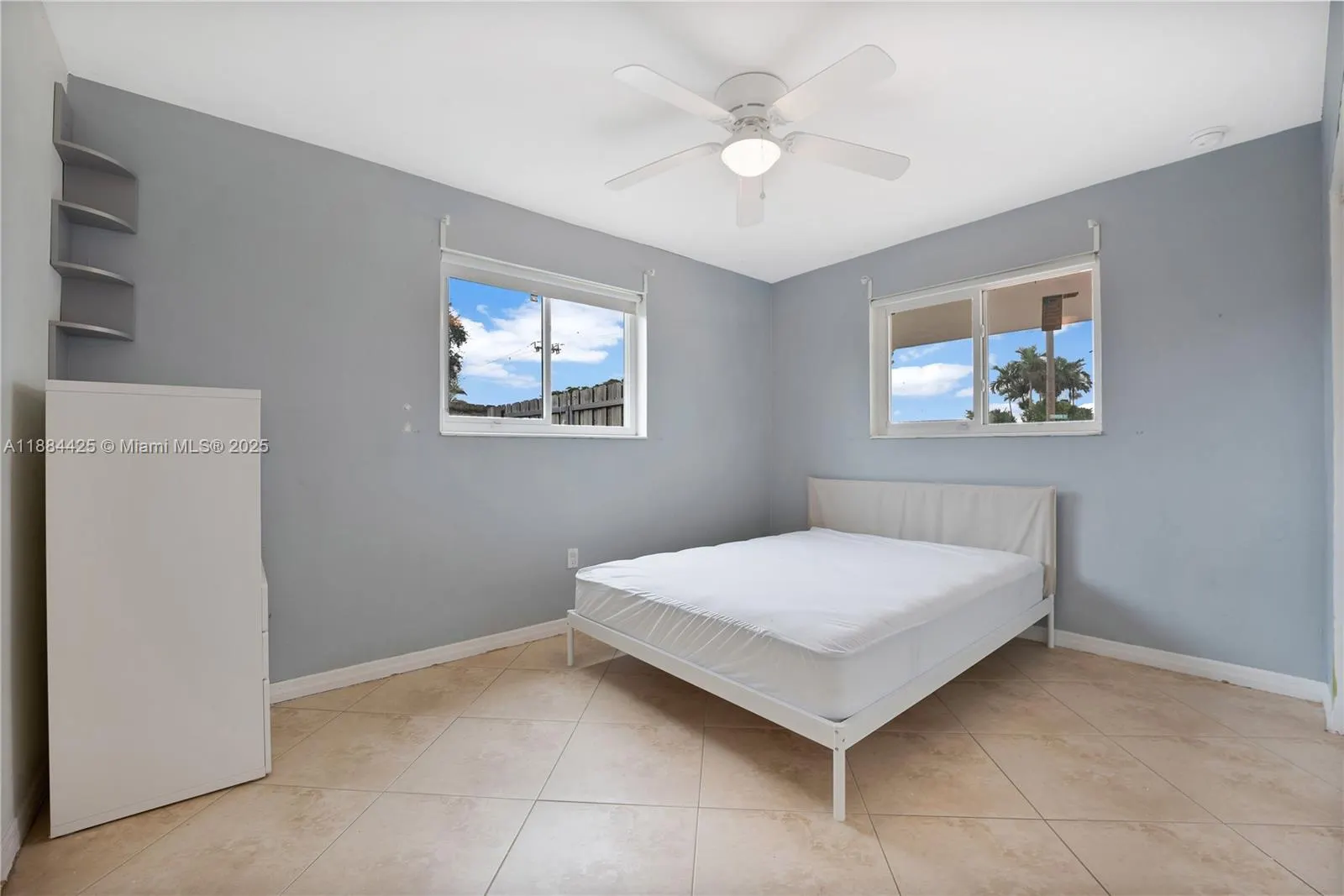 2441 Tarpon Dr