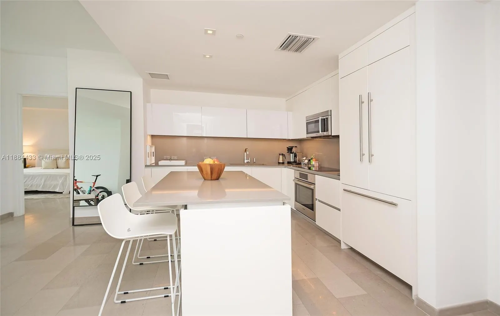 68 SE 6th St, #1008