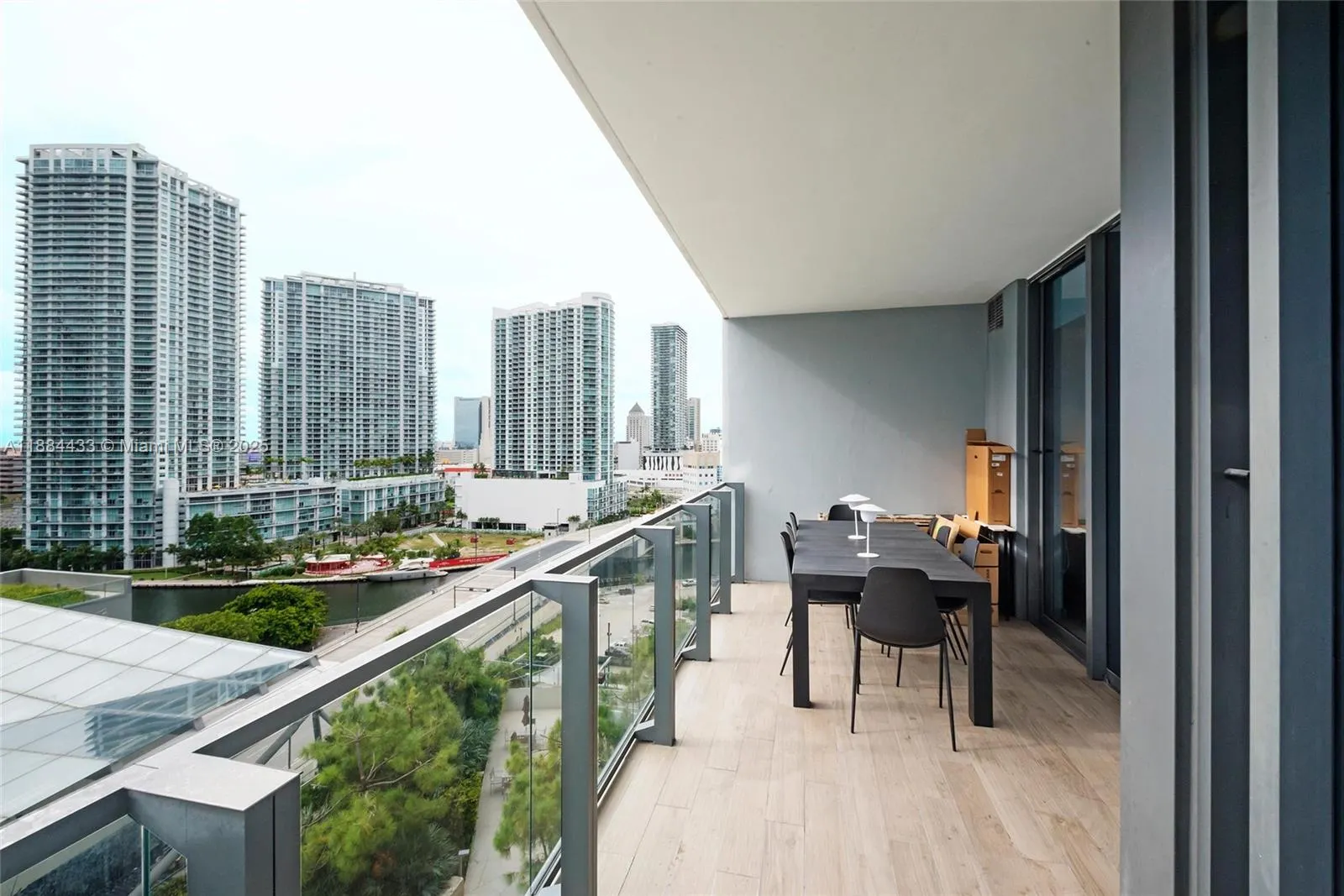 68 SE 6th St, #1008