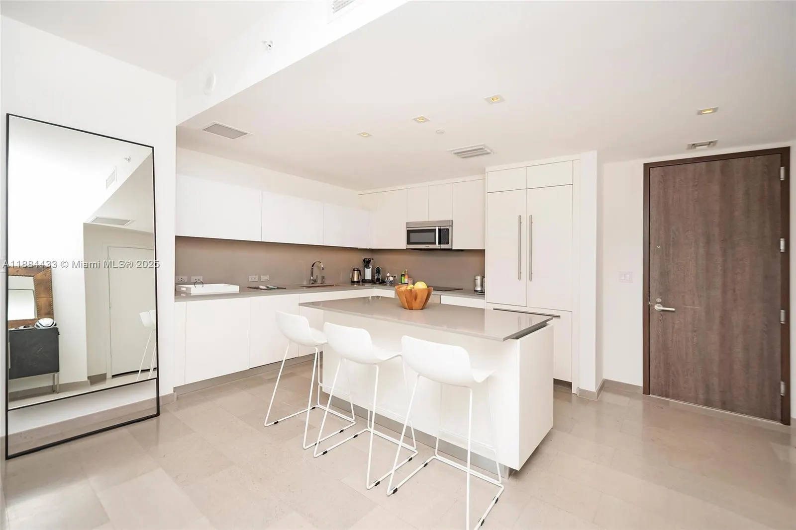 68 SE 6th St, #1008