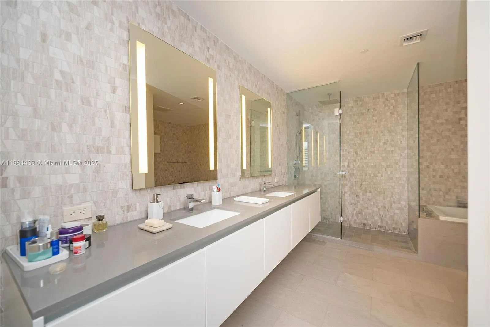 68 SE 6th St, #1008