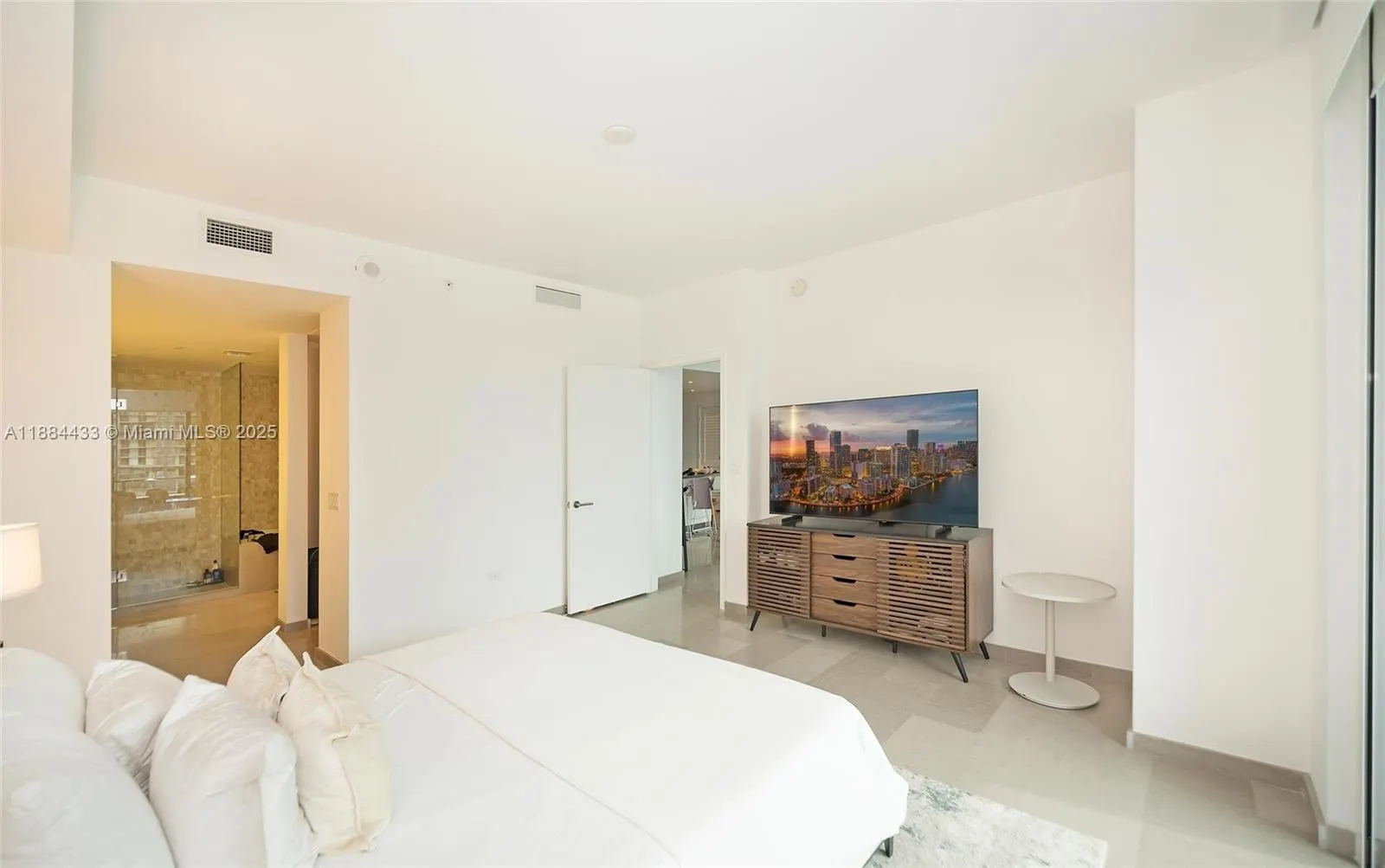 68 SE 6th St, #1008