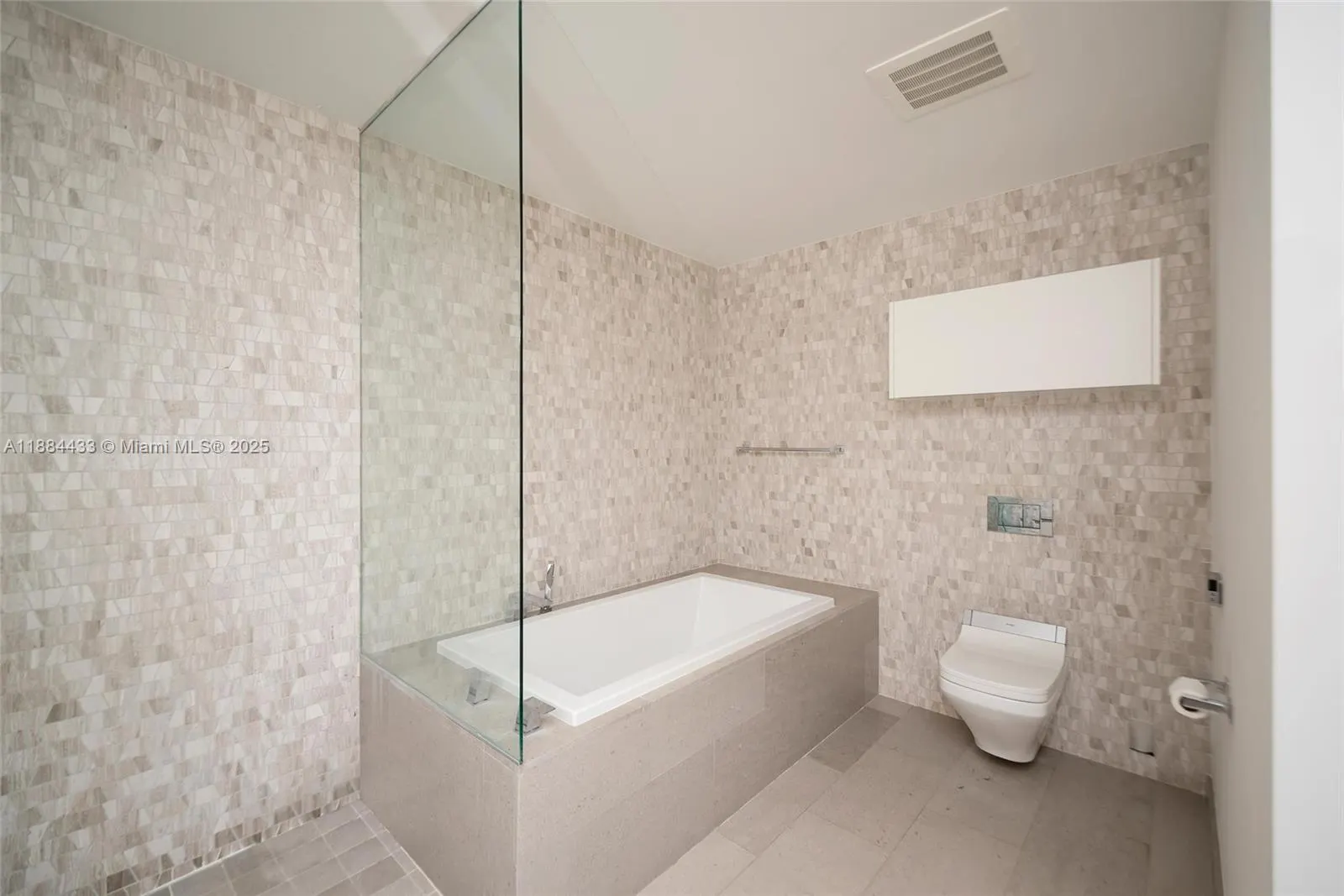 68 SE 6th St, #1008