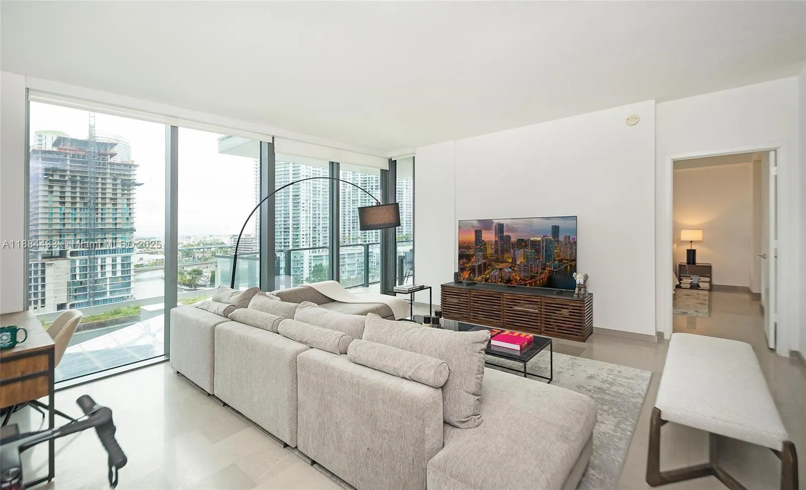 68 SE 6th St, #1008