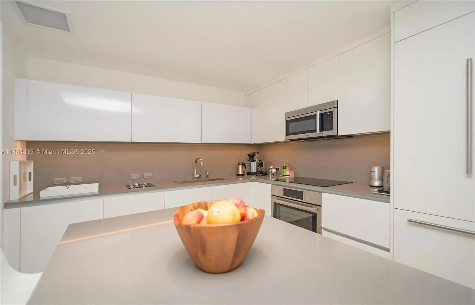 68 SE 6th St, #1008