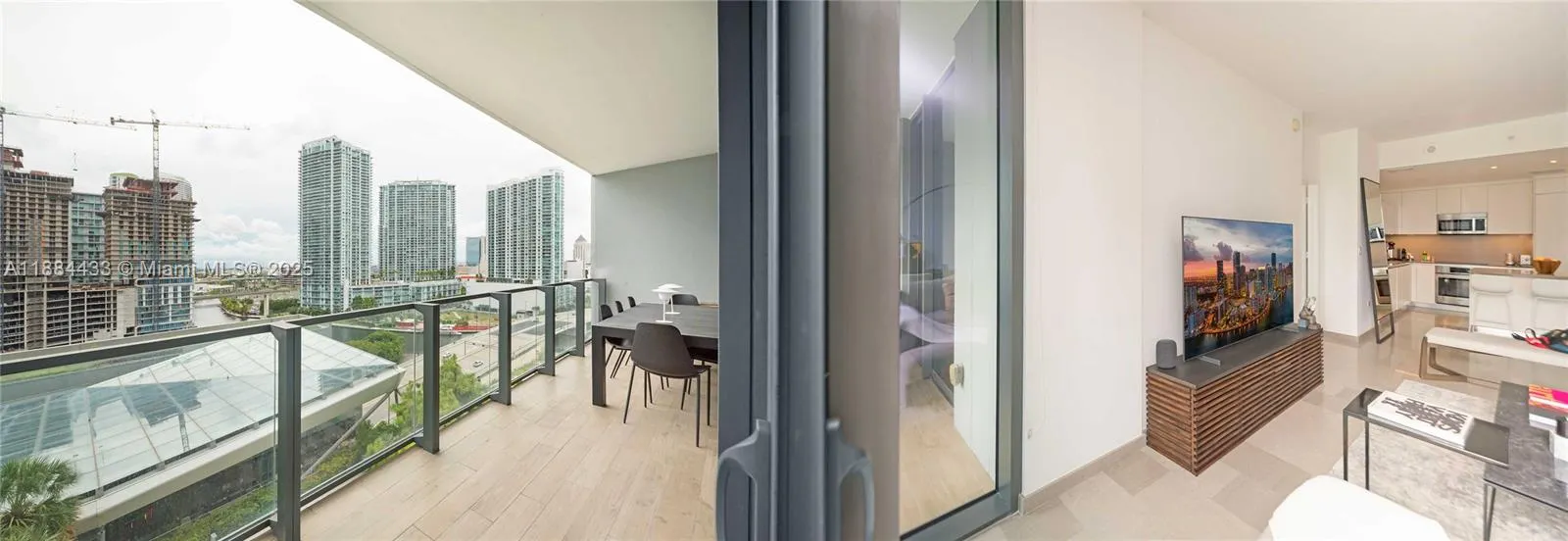 68 SE 6th St, #1008