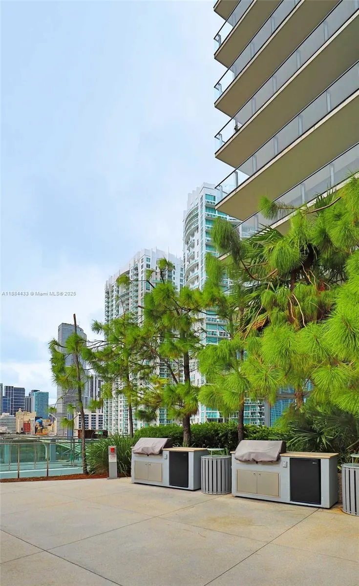 68 SE 6th St, #1008