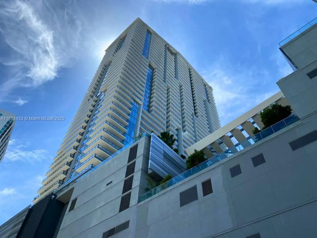 68 SE 6th St, #1008