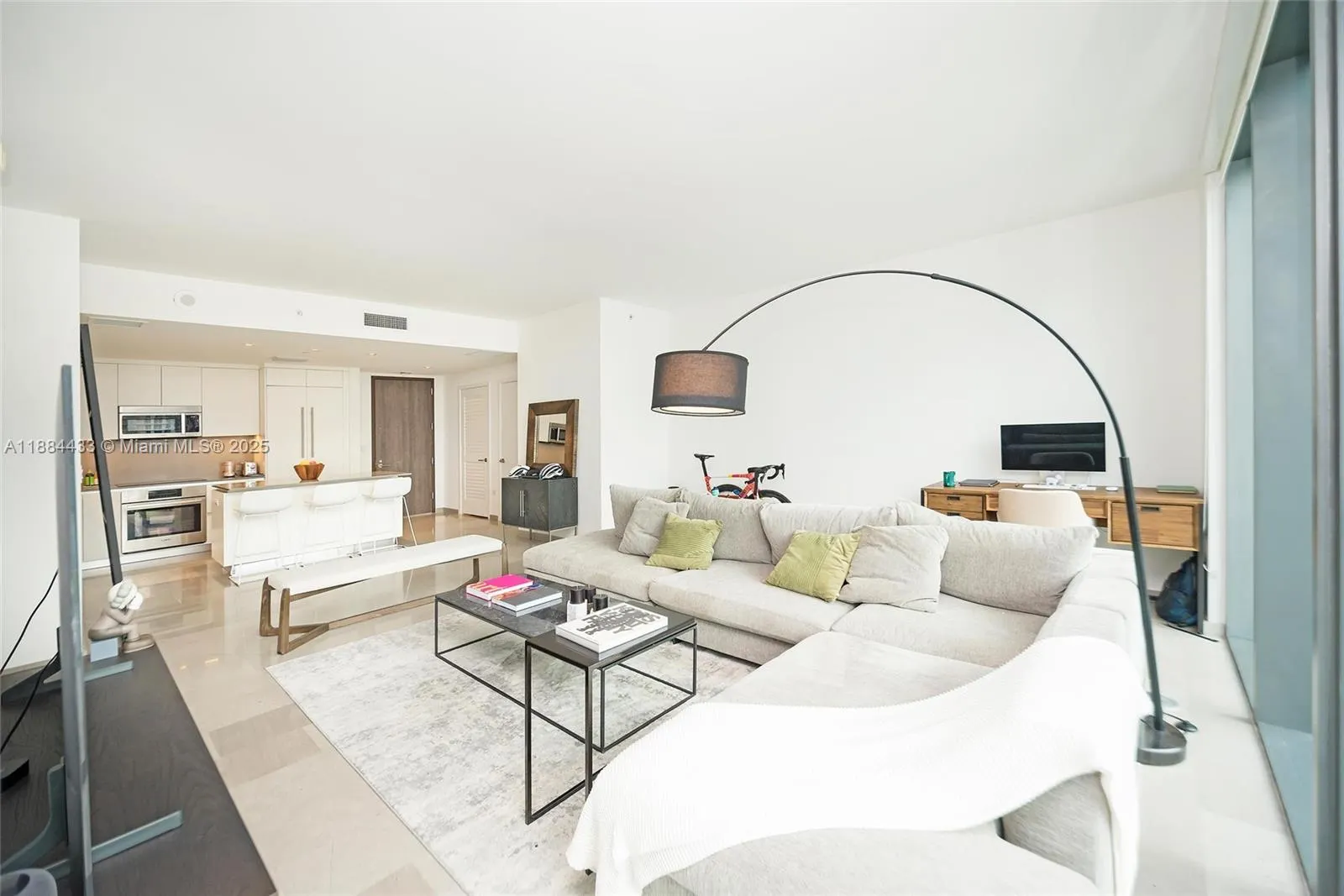 68 SE 6th St, #1008